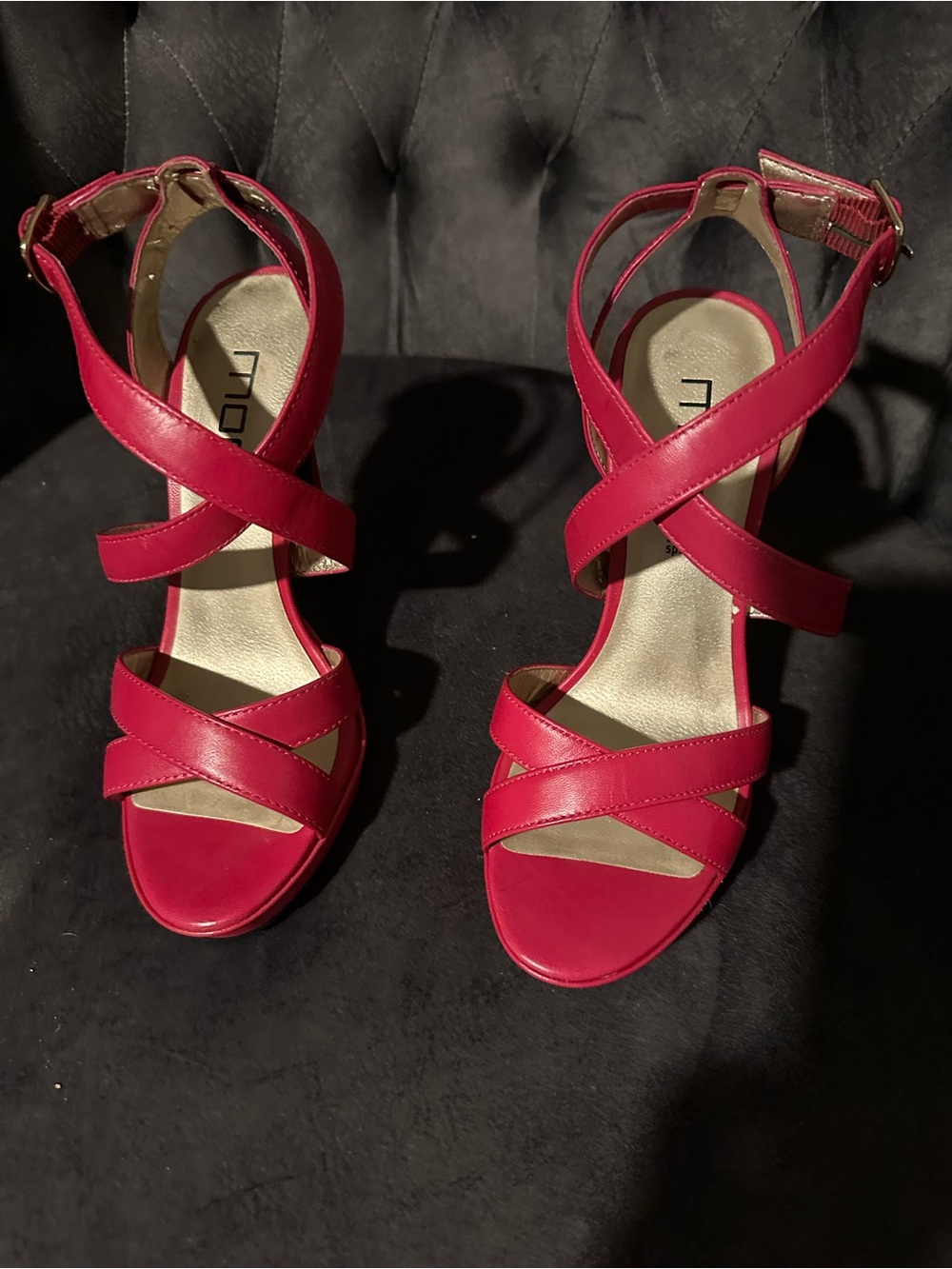 Moda Red Crisscross Heeled Sandals